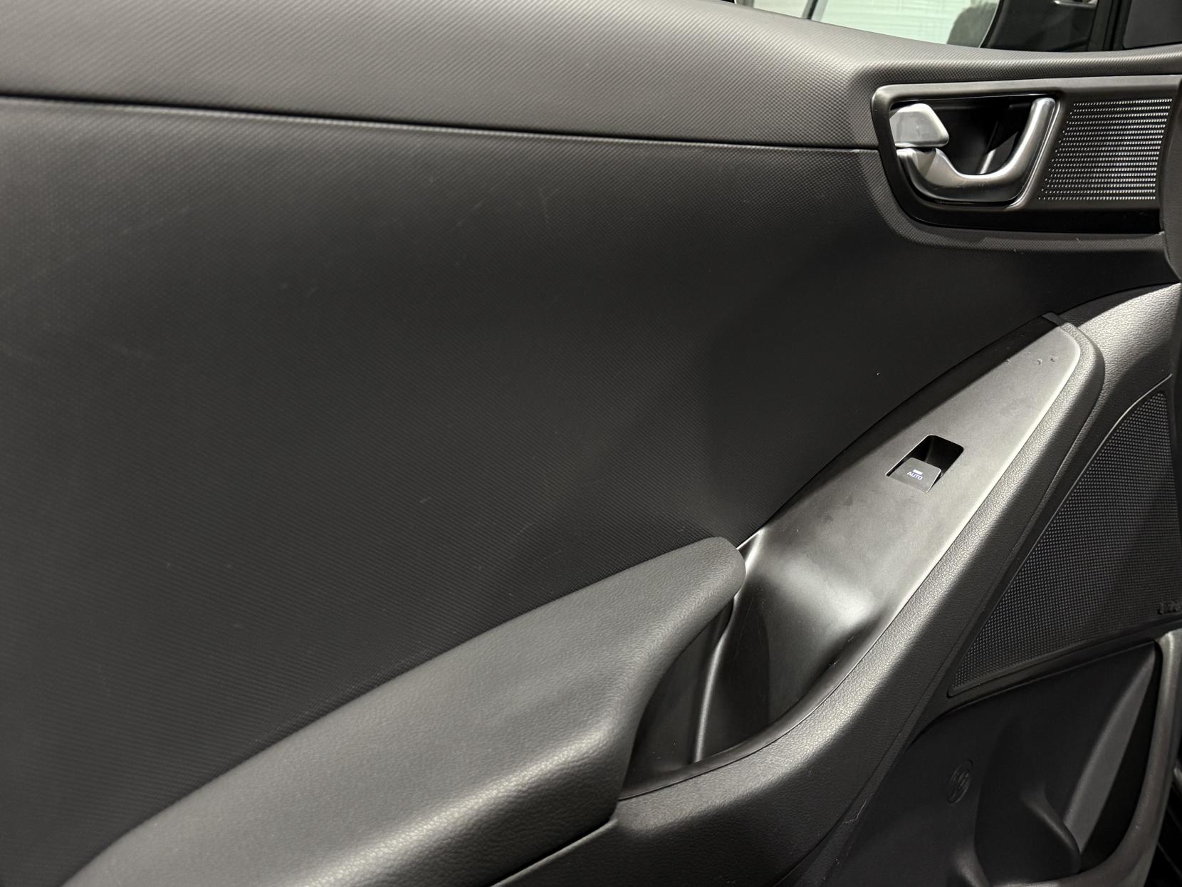 Hyundai IONIQ 38.3kWh Premium Hatchback 5dr Electric Auto (136 ps)