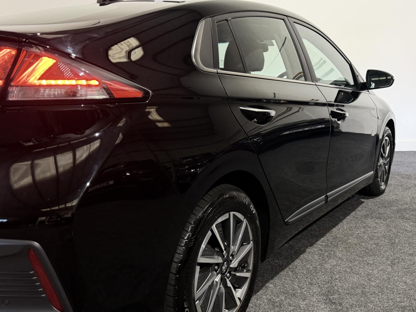 Hyundai IONIQ 38.3kWh Premium Hatchback 5dr Electric Auto (136 ps)