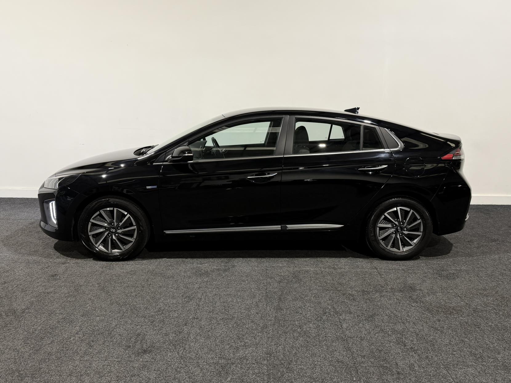 Hyundai IONIQ 38.3kWh Premium Hatchback 5dr Electric Auto (136 ps)