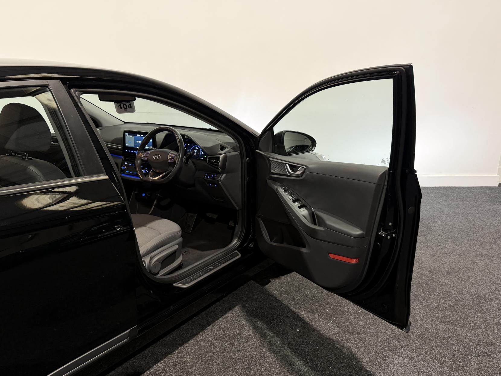 Hyundai IONIQ 38.3kWh Premium Hatchback 5dr Electric Auto (136 ps)