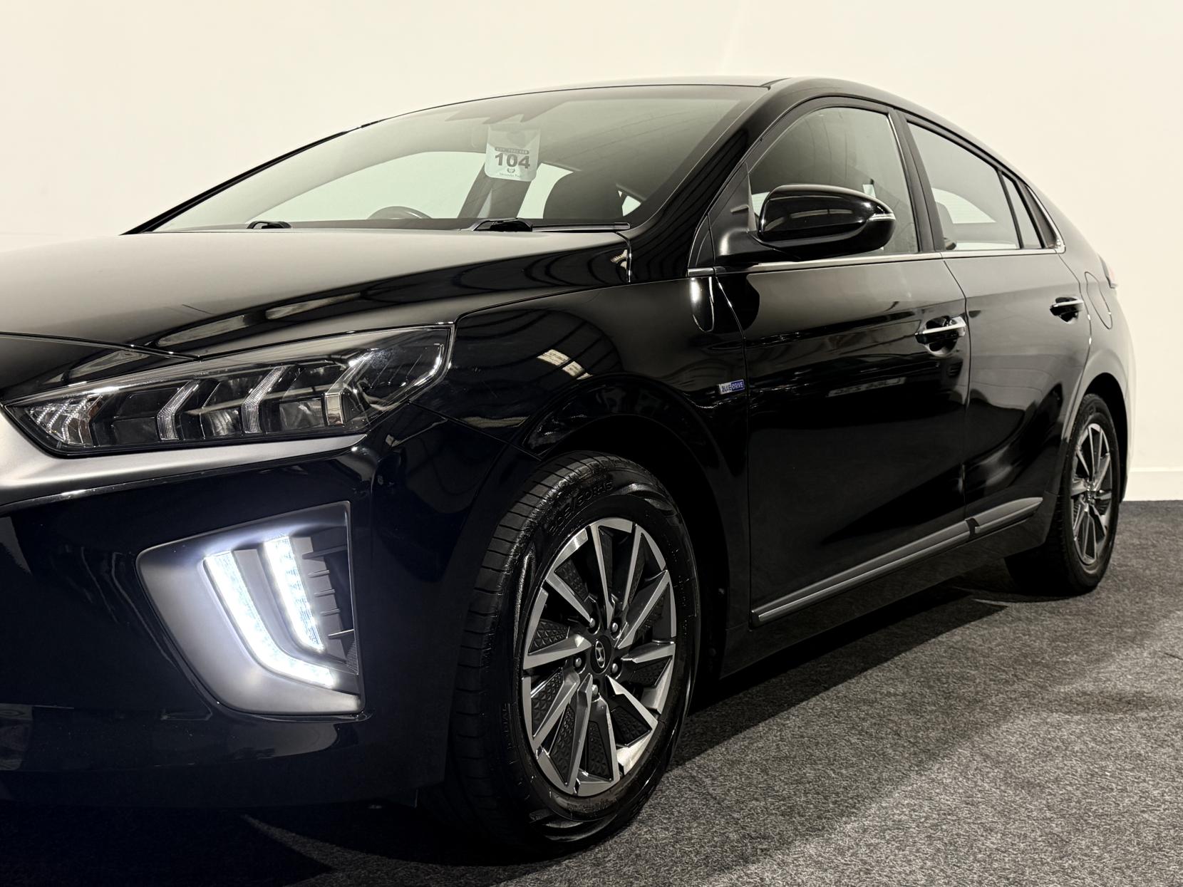 Hyundai IONIQ 38.3kWh Premium Hatchback 5dr Electric Auto (136 ps)