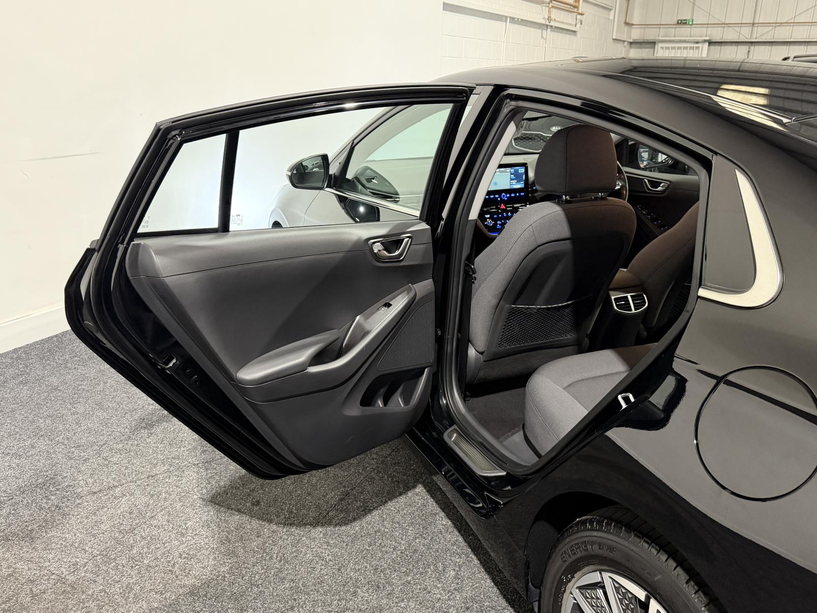 Hyundai IONIQ 38.3kWh Premium Hatchback 5dr Electric Auto (136 ps)