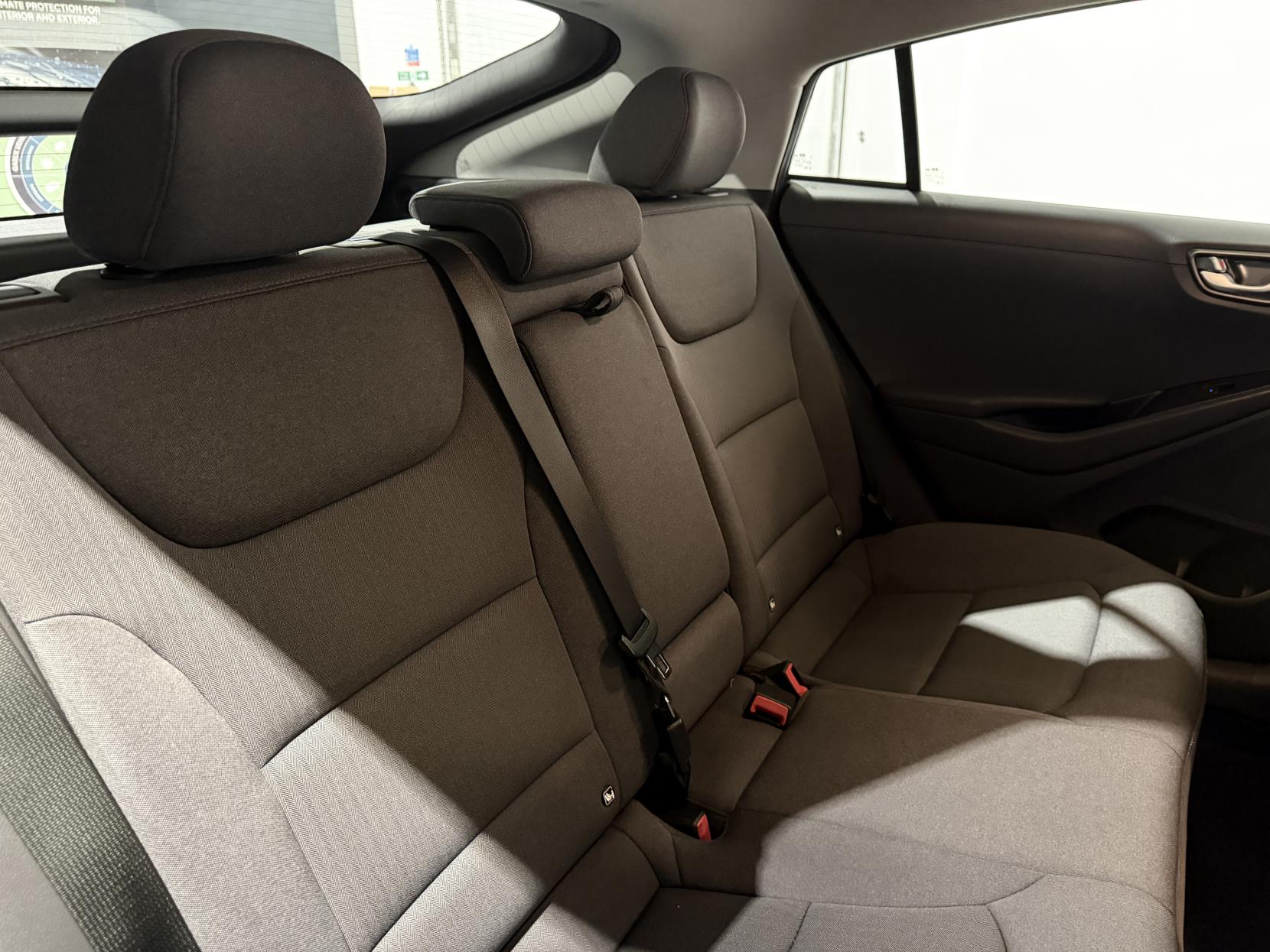 Hyundai IONIQ 38.3kWh Premium Hatchback 5dr Electric Auto (136 ps)
