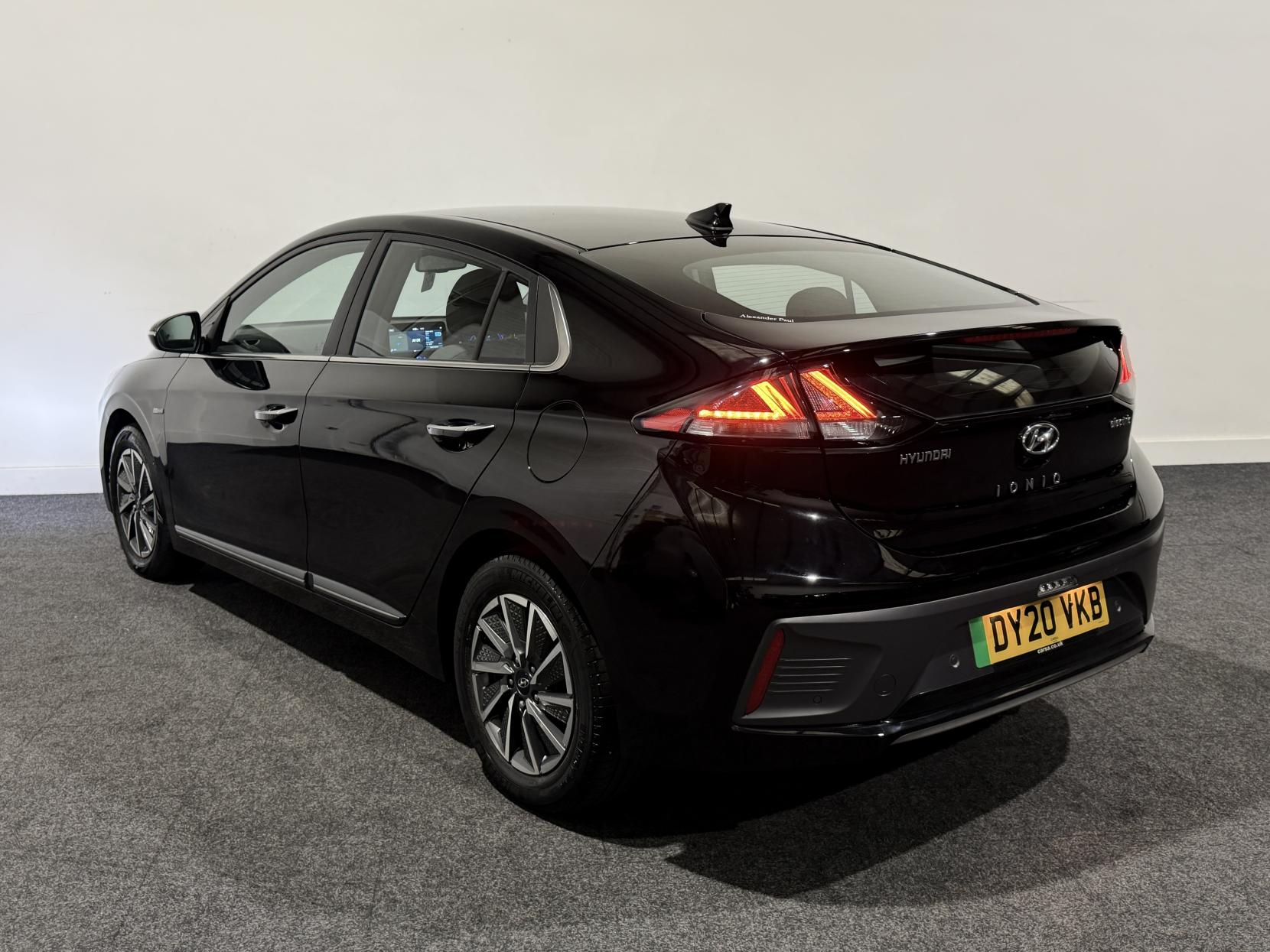 Hyundai IONIQ 38.3kWh Premium Hatchback 5dr Electric Auto (136 ps)