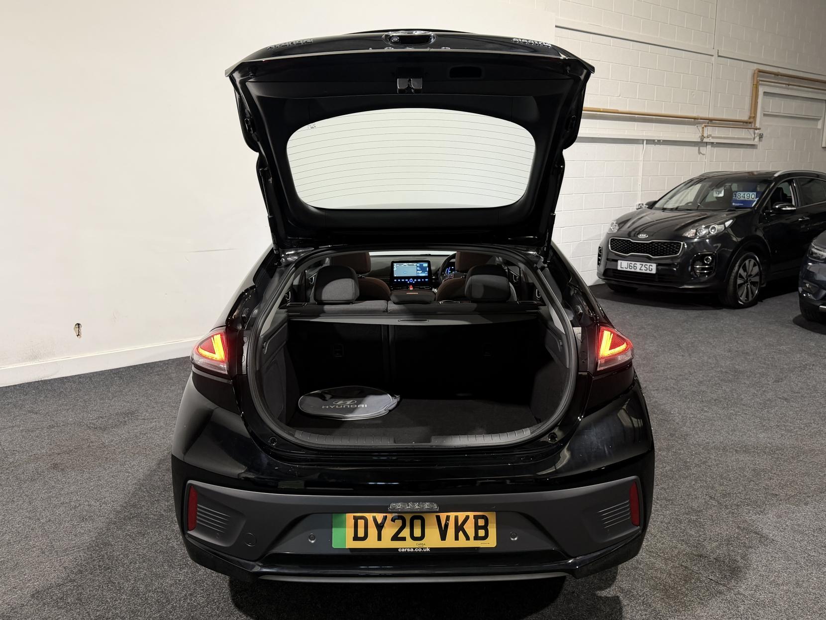 Hyundai IONIQ 38.3kWh Premium Hatchback 5dr Electric Auto (136 ps)