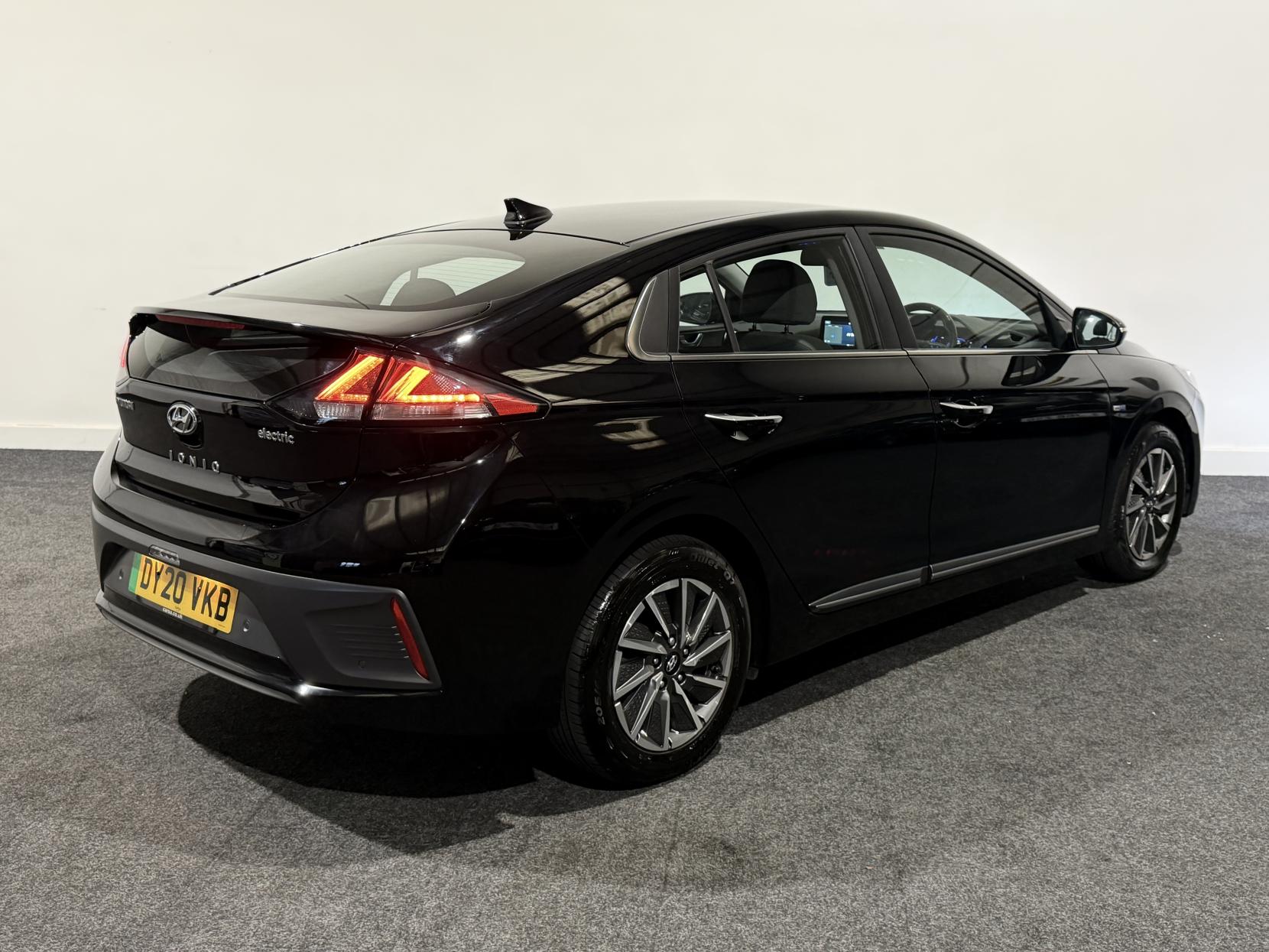 Hyundai IONIQ 38.3kWh Premium Hatchback 5dr Electric Auto (136 ps)