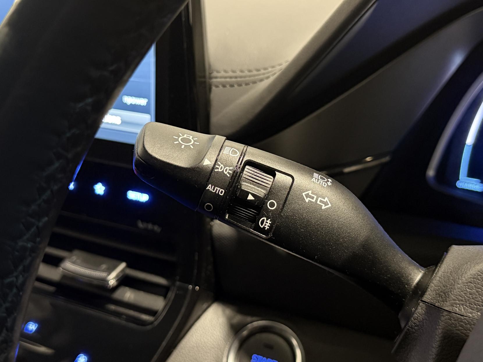 Hyundai IONIQ 38.3kWh Premium Hatchback 5dr Electric Auto (136 ps)