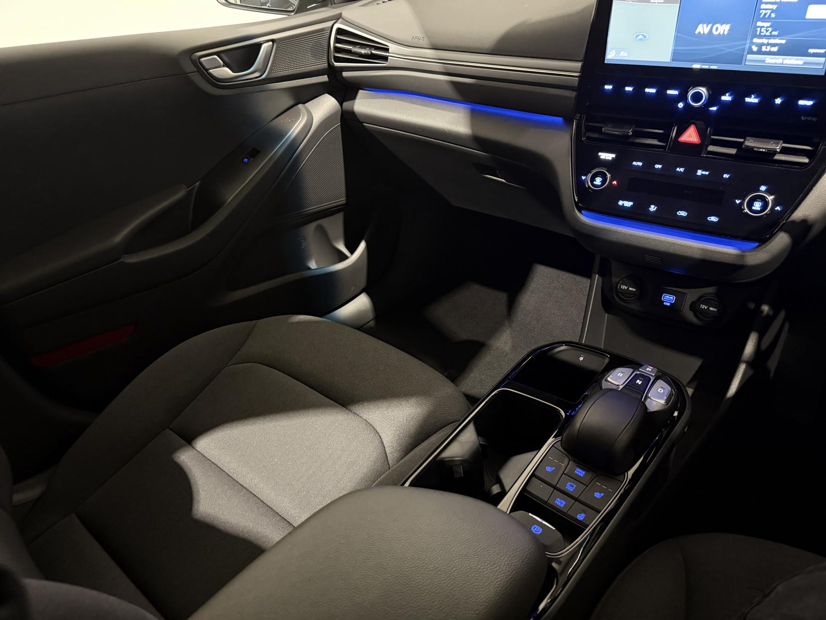 Hyundai IONIQ 38.3kWh Premium Hatchback 5dr Electric Auto (136 ps)