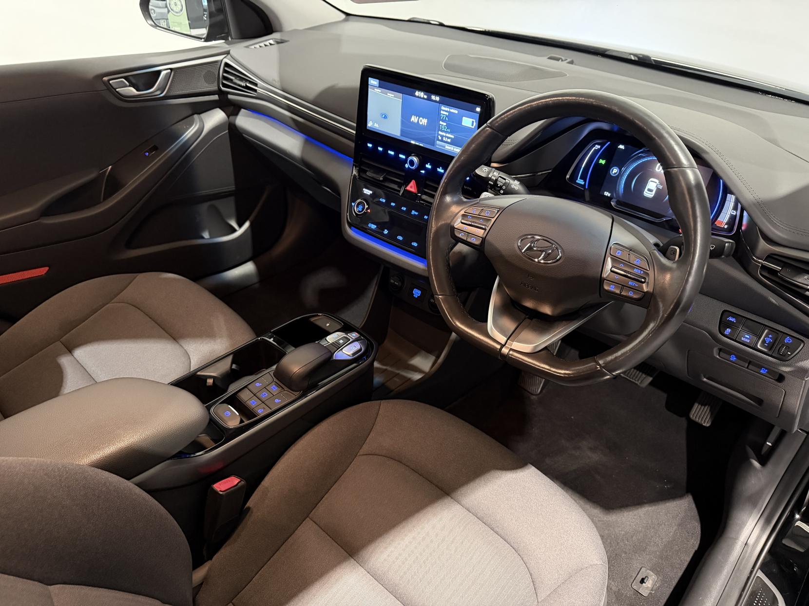 Hyundai IONIQ 38.3kWh Premium Hatchback 5dr Electric Auto (136 ps)