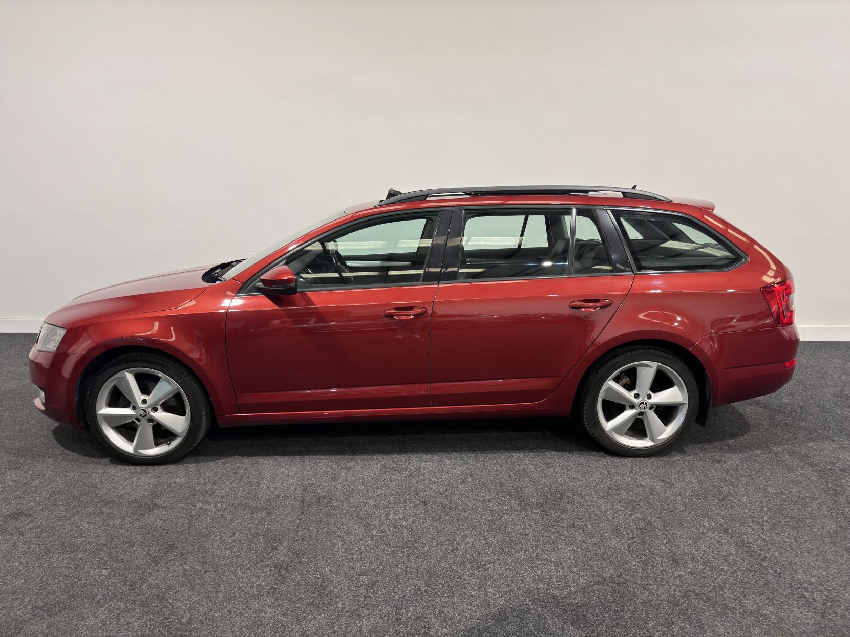 Skoda Octavia 2.0 TDI Elegance Estate 5dr Diesel Manual Euro 5 (s/s) (150 ps)