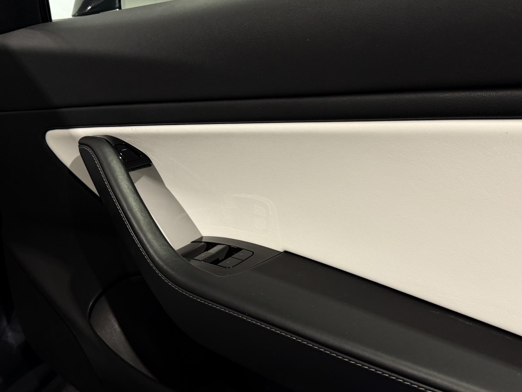 Tesla Model 3 (Dual Motor) Performance Saloon 4dr Electric Auto 4WDE (Performance Upgrade) (449 bhp)