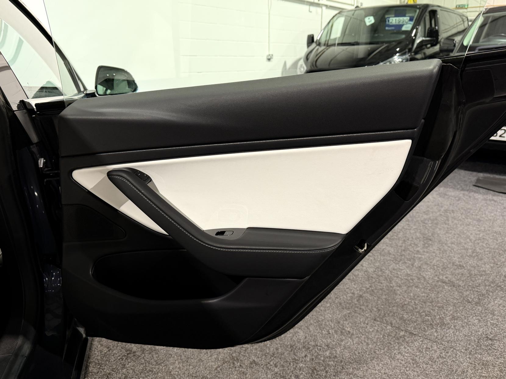 Tesla Model 3 (Dual Motor) Performance Saloon 4dr Electric Auto 4WDE (Performance Upgrade) (449 bhp)