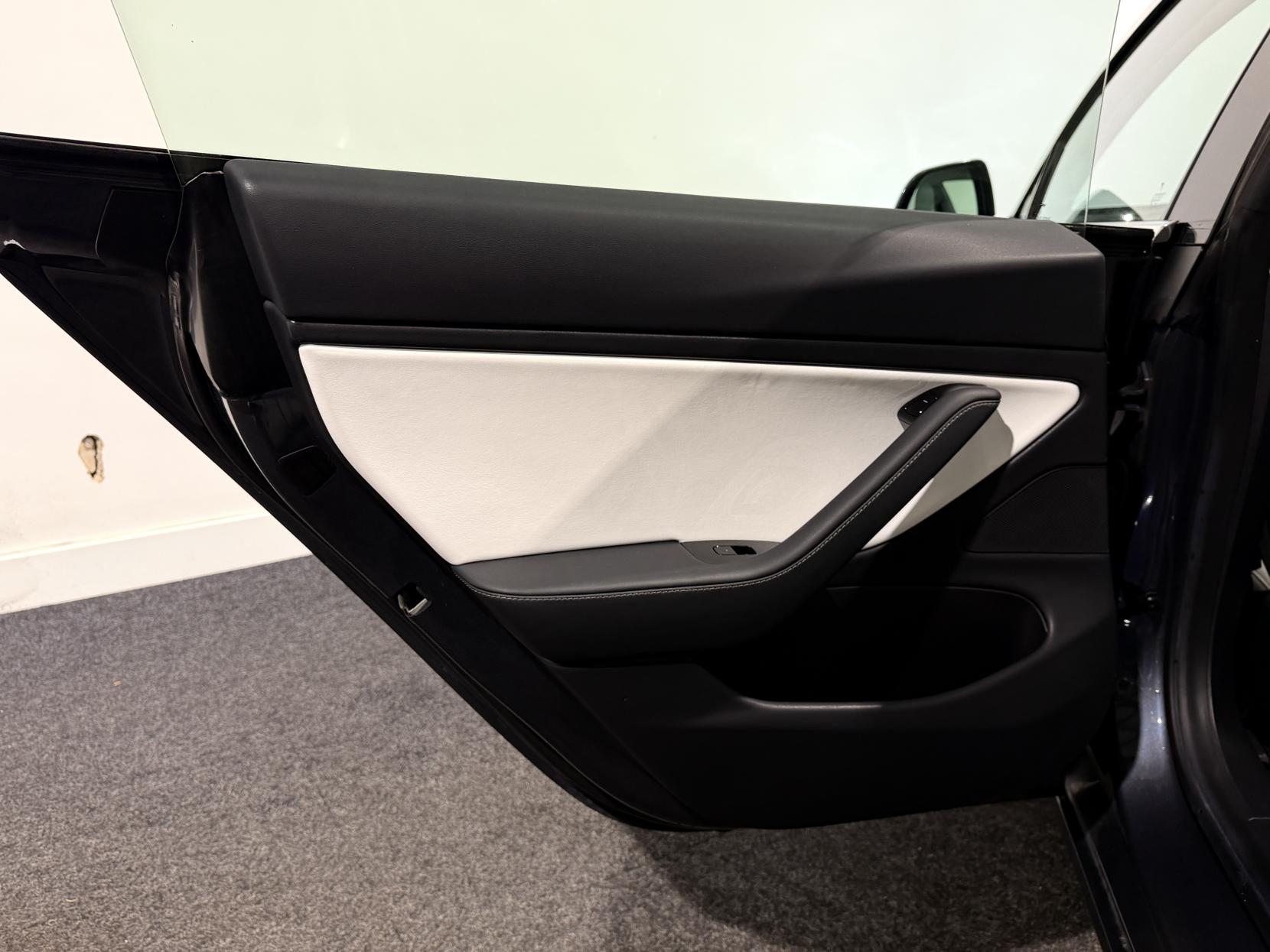 Tesla Model 3 (Dual Motor) Performance Saloon 4dr Electric Auto 4WDE (Performance Upgrade) (449 bhp)