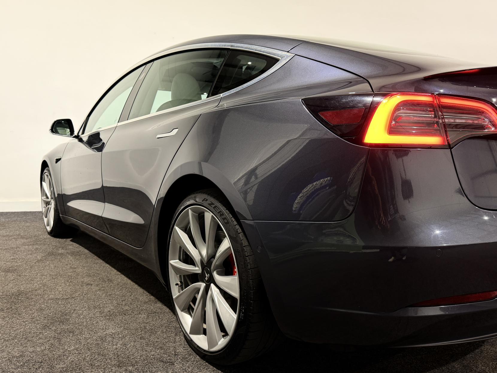 Tesla Model 3 (Dual Motor) Performance Saloon 4dr Electric Auto 4WDE (Performance Upgrade) (449 bhp)