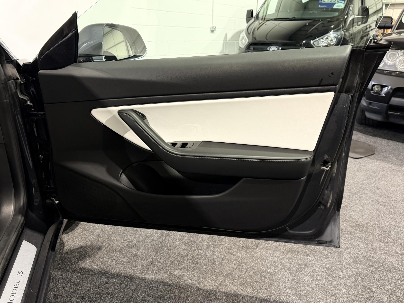 Tesla Model 3 (Dual Motor) Performance Saloon 4dr Electric Auto 4WDE (Performance Upgrade) (449 bhp)