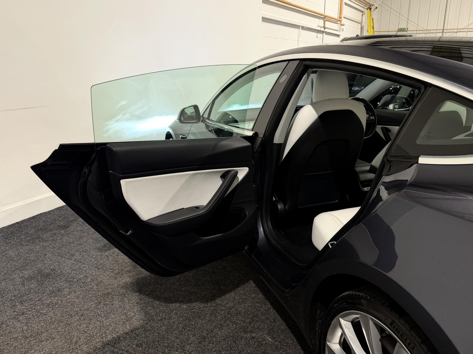 Tesla Model 3 (Dual Motor) Performance Saloon 4dr Electric Auto 4WDE (Performance Upgrade) (449 bhp)