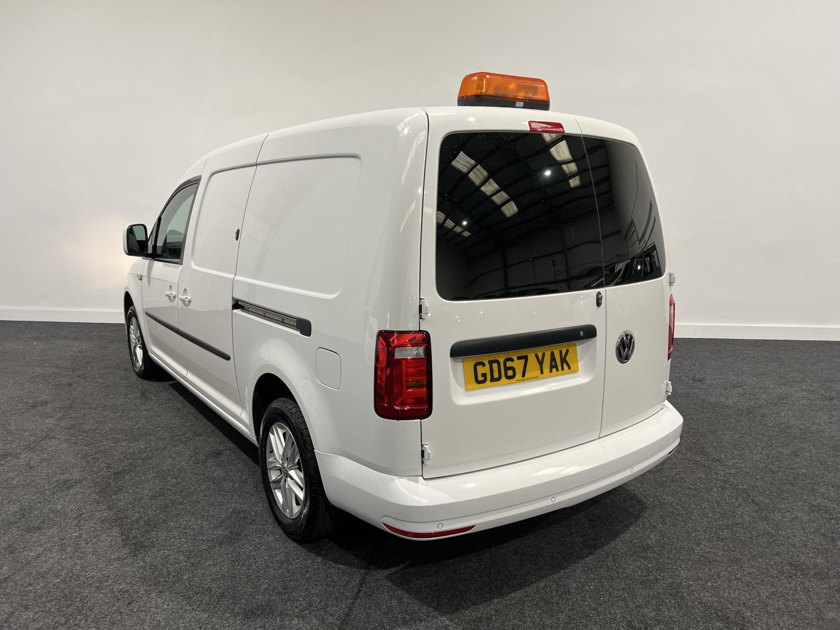 Volkswagen Caddy Maxi 2.0 TDI C20 BlueMotion Tech Highline Panel Van 6dr Diesel DSG LWB Euro 6 (s/s) (102 ps)