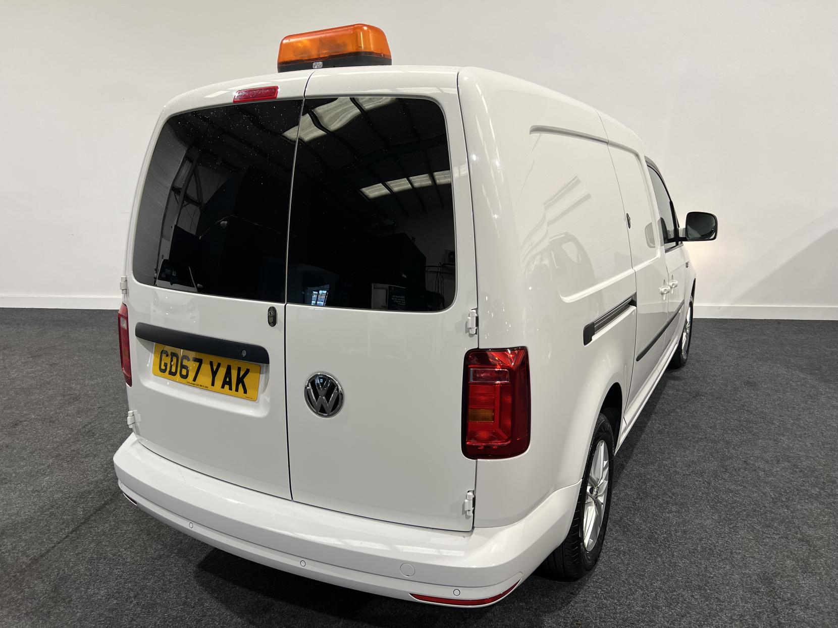 Volkswagen Caddy Maxi 2.0 TDI C20 BlueMotion Tech Highline Panel Van 6dr Diesel DSG LWB Euro 6 (s/s) (102 ps)