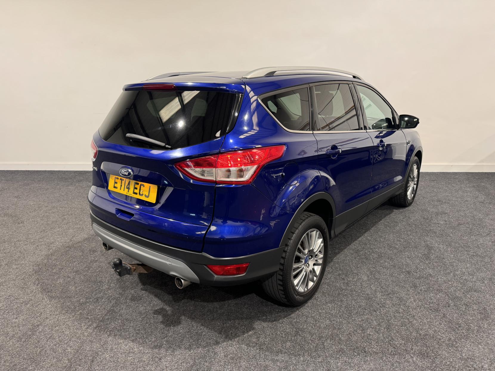 Ford Kuga 2.0 TDCi Titanium SUV 5dr Diesel Manual 2WD Euro 5 (140 ps)