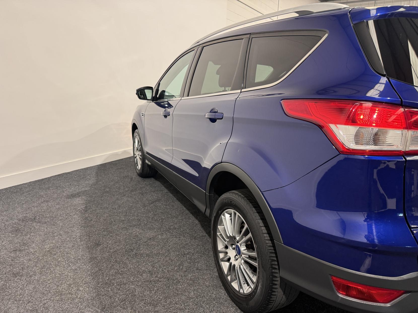 Ford Kuga 2.0 TDCi Titanium SUV 5dr Diesel Manual 2WD Euro 5 (140 ps)