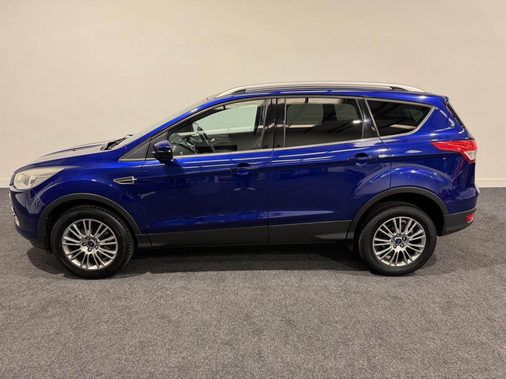 Ford Kuga 2.0 TDCi Titanium SUV 5dr Diesel Manual 2WD Euro 5 (140 ps)