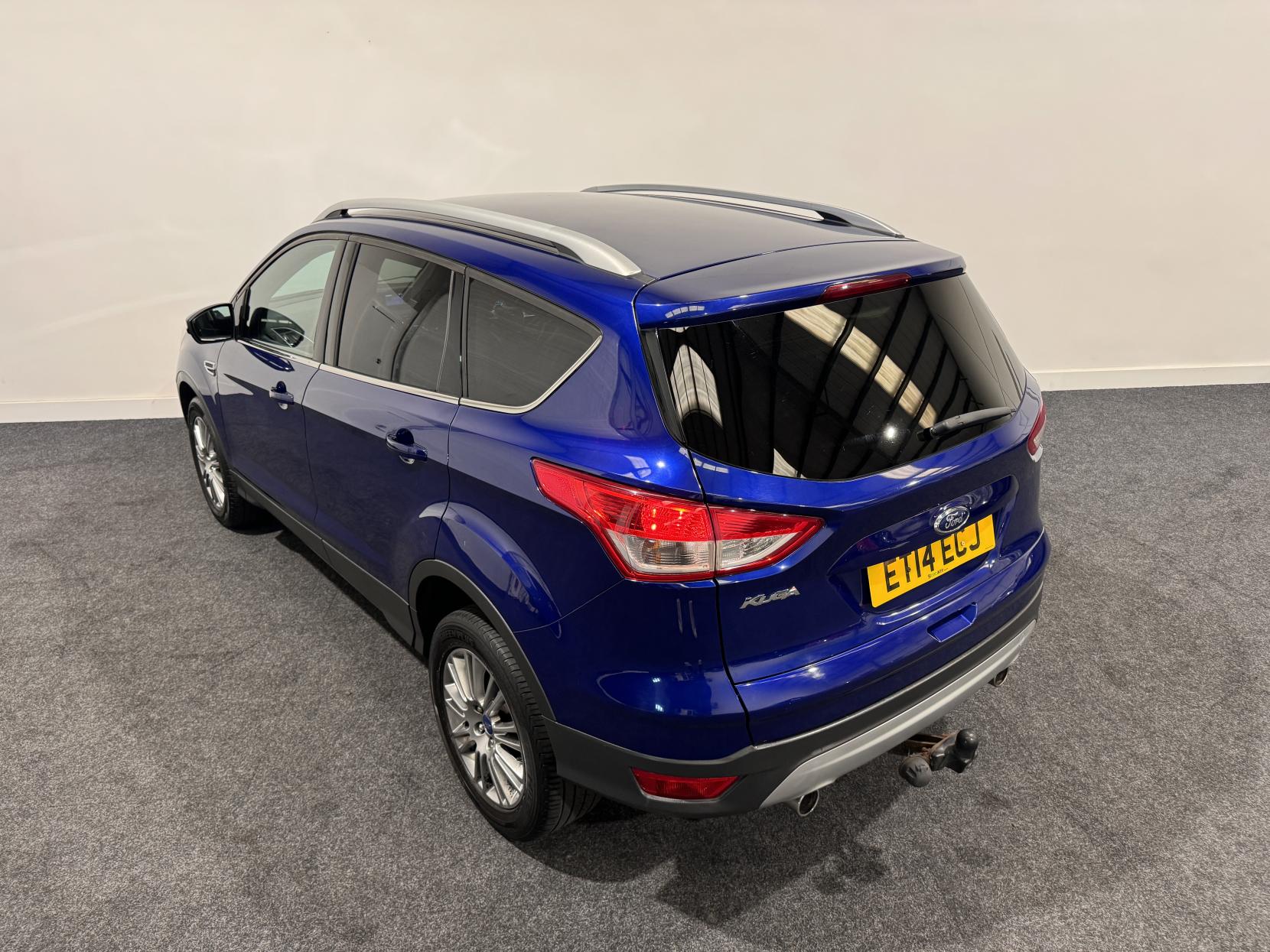 Ford Kuga 2.0 TDCi Titanium SUV 5dr Diesel Manual 2WD Euro 5 (140 ps)