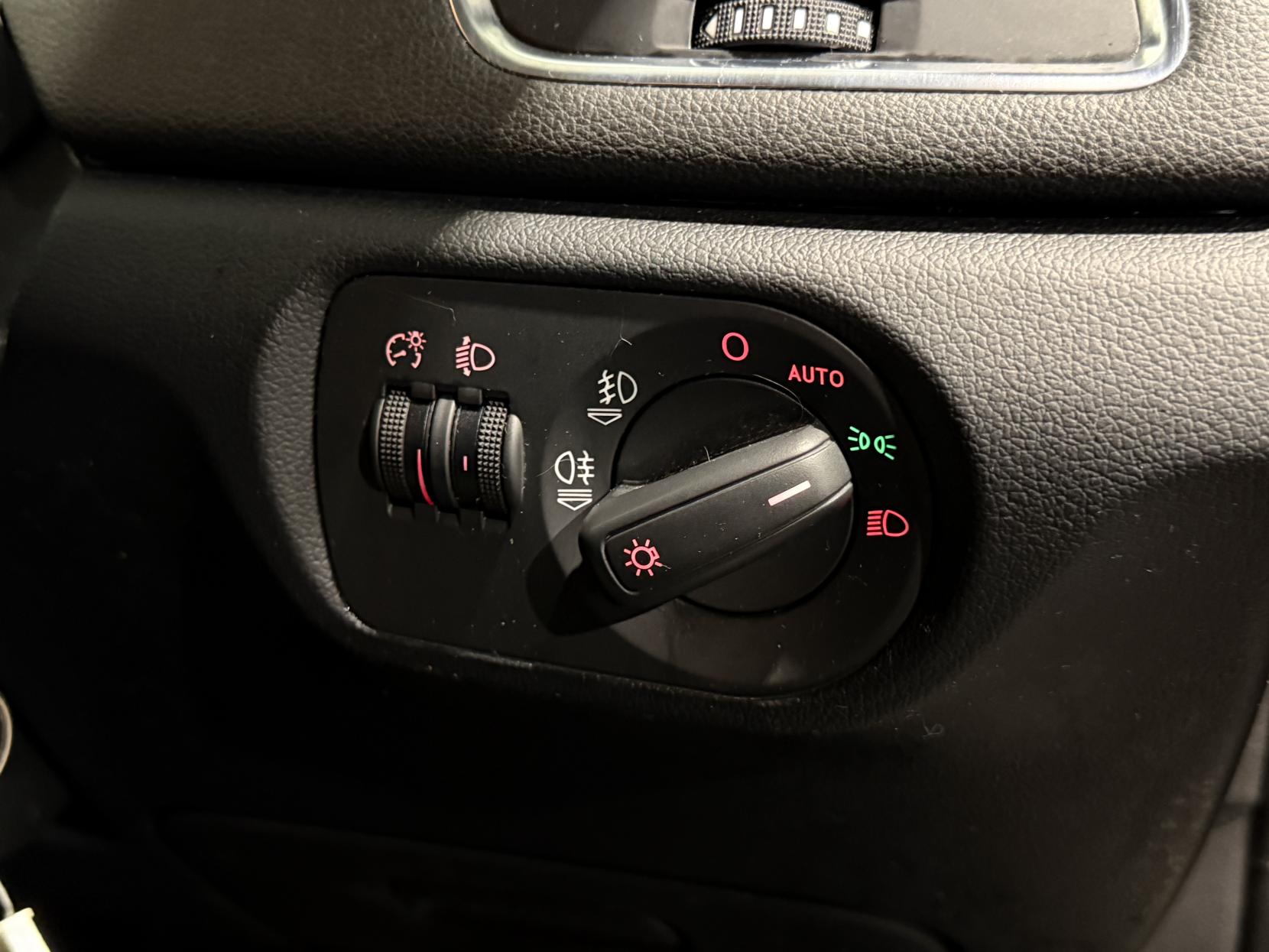 Audi Q3 2.0 TDI SE SUV 5dr Diesel S Tronic quattro Euro 5 (s/s) (177 ps)