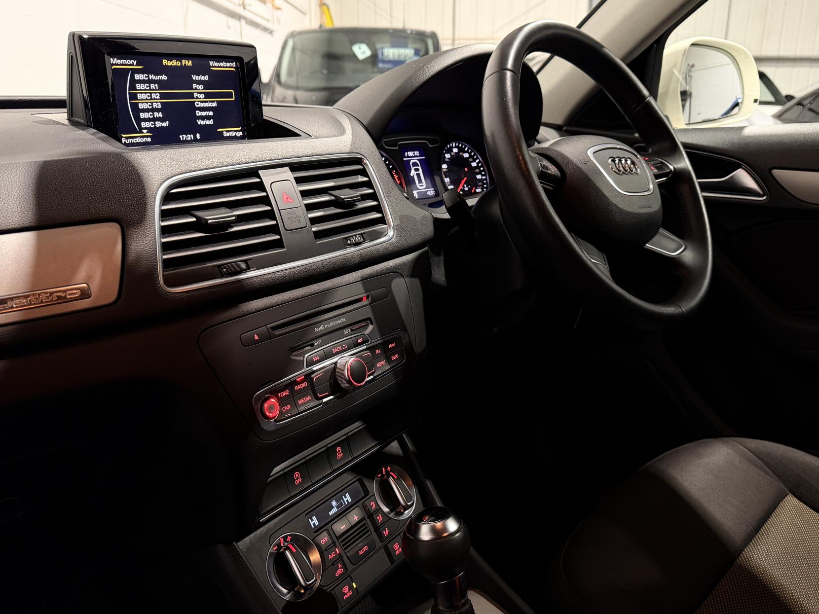 Audi Q3 2.0 TDI SE SUV 5dr Diesel S Tronic quattro Euro 5 (s/s) (177 ps)