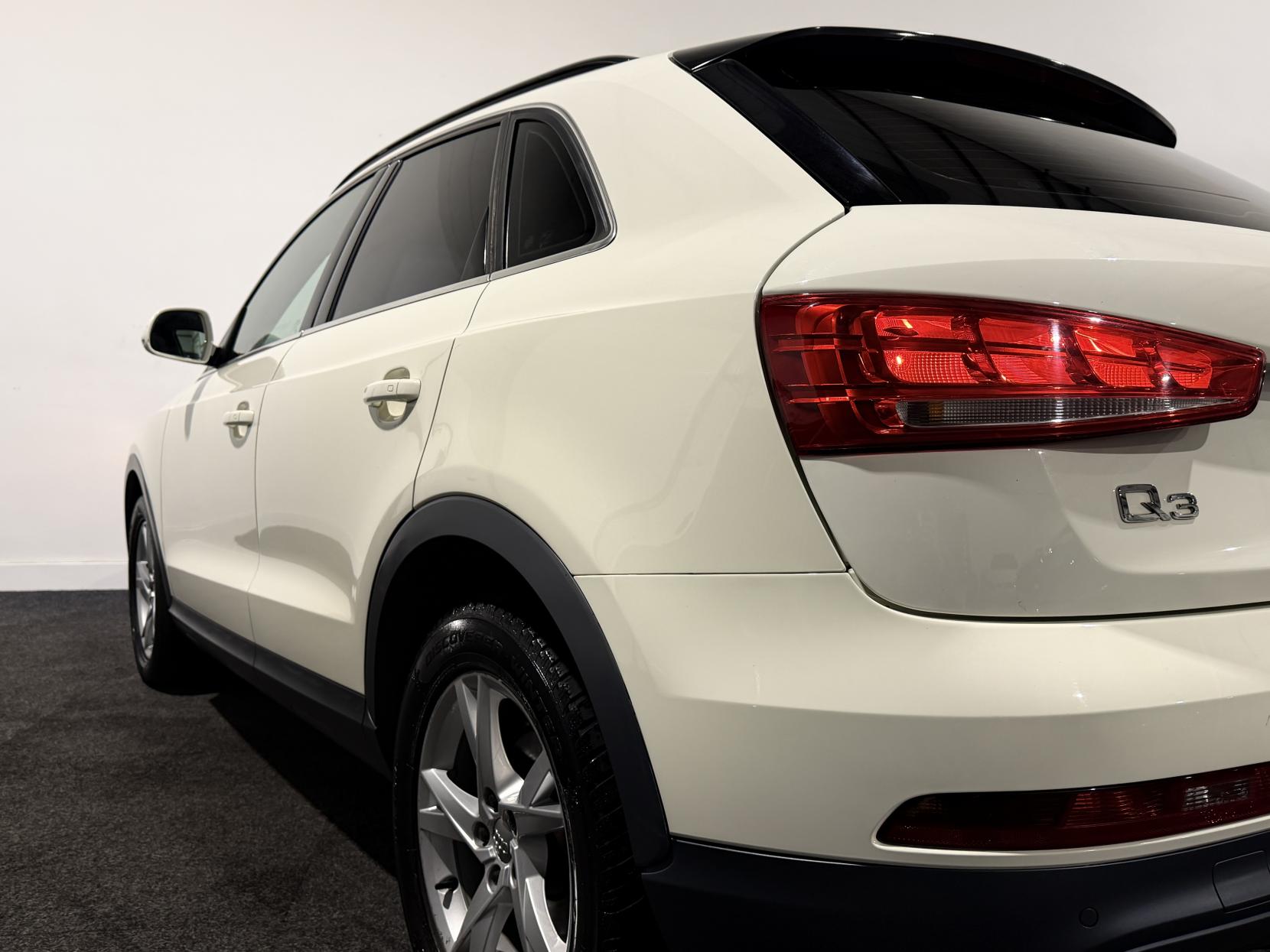 Audi Q3 2.0 TDI SE SUV 5dr Diesel S Tronic quattro Euro 5 (s/s) (177 ps)