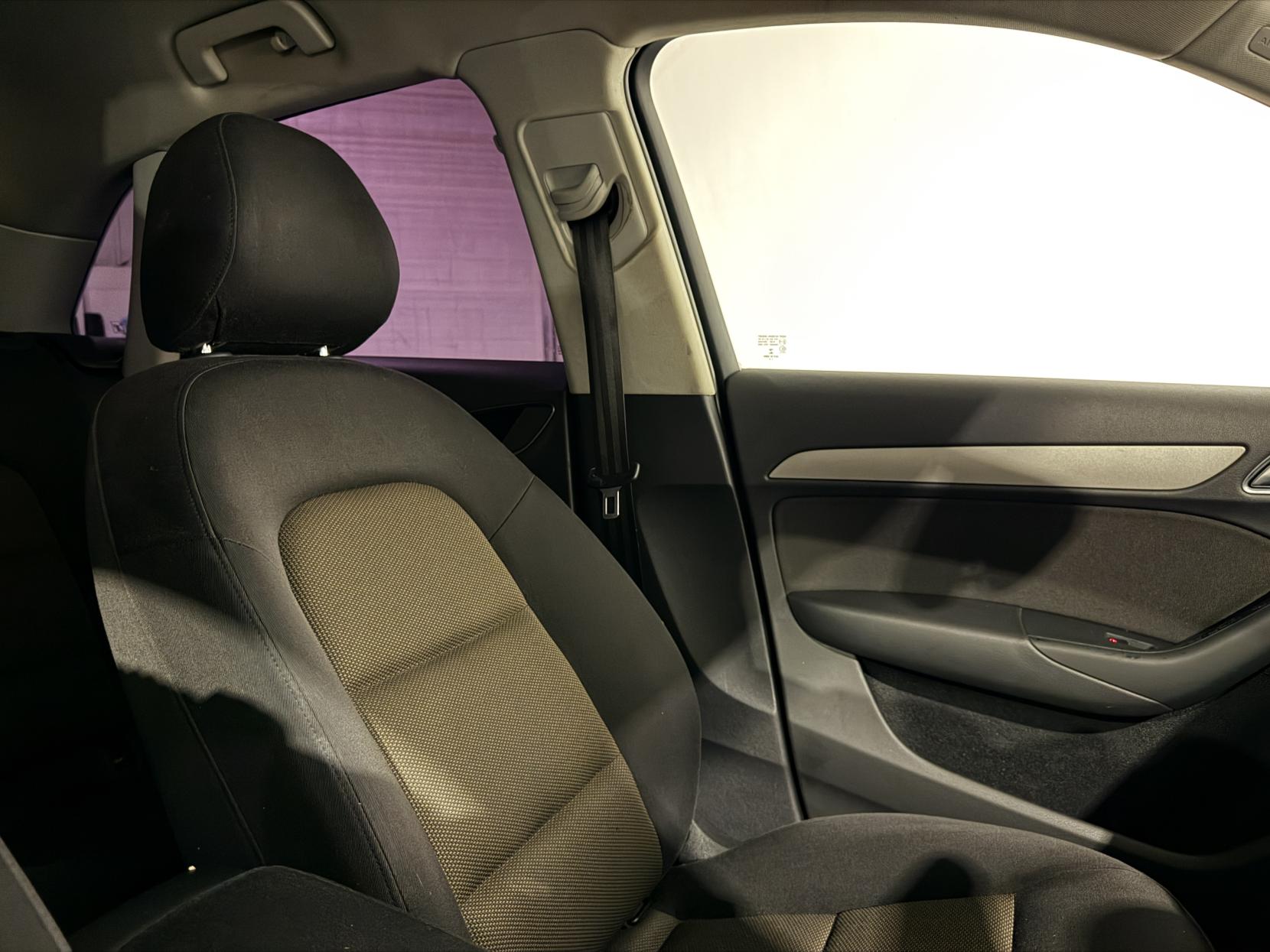 Audi Q3 2.0 TDI SE SUV 5dr Diesel S Tronic quattro Euro 5 (s/s) (177 ps)