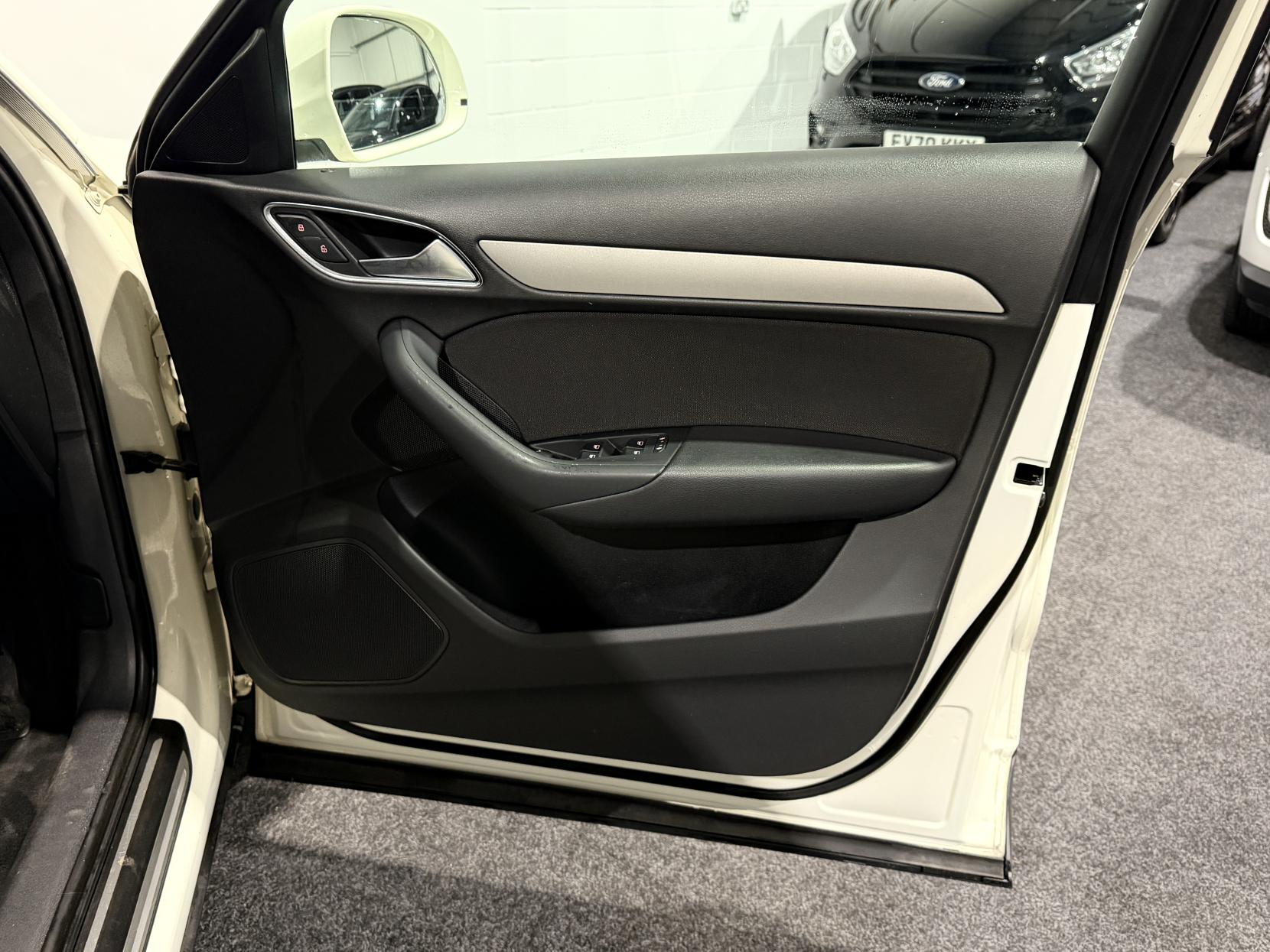 Audi Q3 2.0 TDI SE SUV 5dr Diesel S Tronic quattro Euro 5 (s/s) (177 ps)