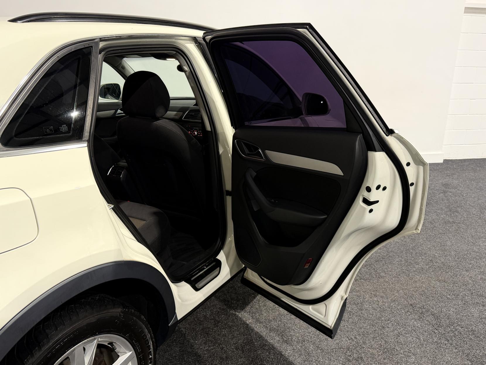 Audi Q3 2.0 TDI SE SUV 5dr Diesel S Tronic quattro Euro 5 (s/s) (177 ps)