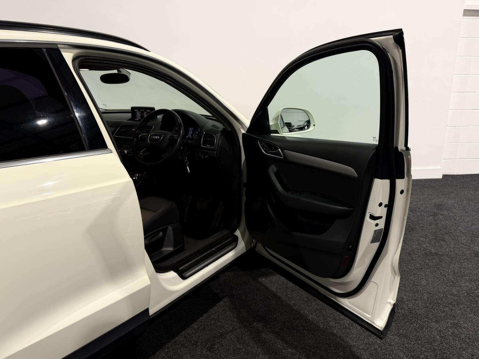 Audi Q3 2.0 TDI SE SUV 5dr Diesel S Tronic quattro Euro 5 (s/s) (177 ps)