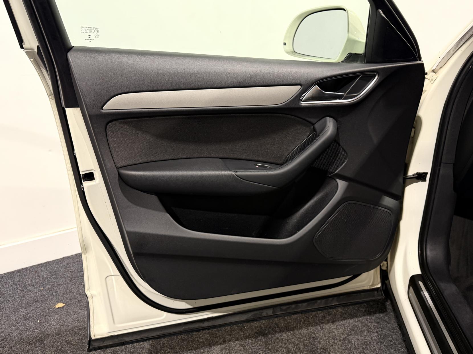 Audi Q3 2.0 TDI SE SUV 5dr Diesel S Tronic quattro Euro 5 (s/s) (177 ps)