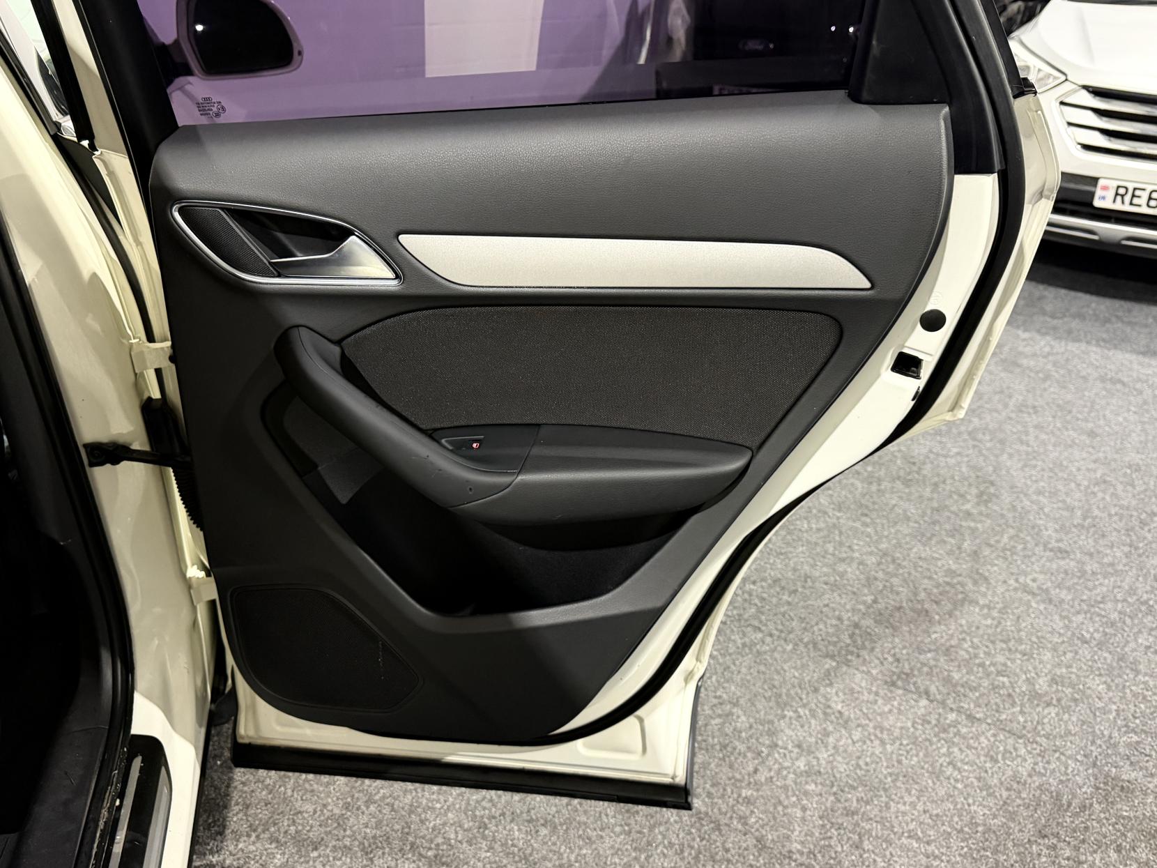 Audi Q3 2.0 TDI SE SUV 5dr Diesel S Tronic quattro Euro 5 (s/s) (177 ps)