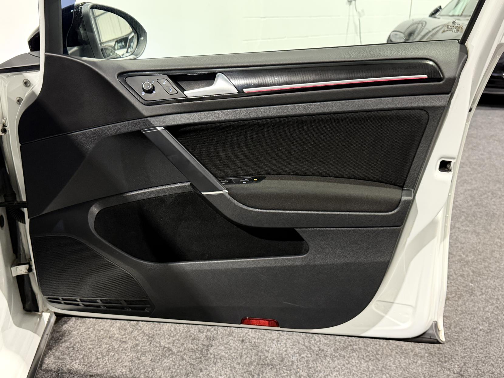 Volkswagen Golf 2.0 TSI BlueMotion Tech GTI Hatchback 5dr Petrol Manual Euro 6 (s/s) (220 ps)