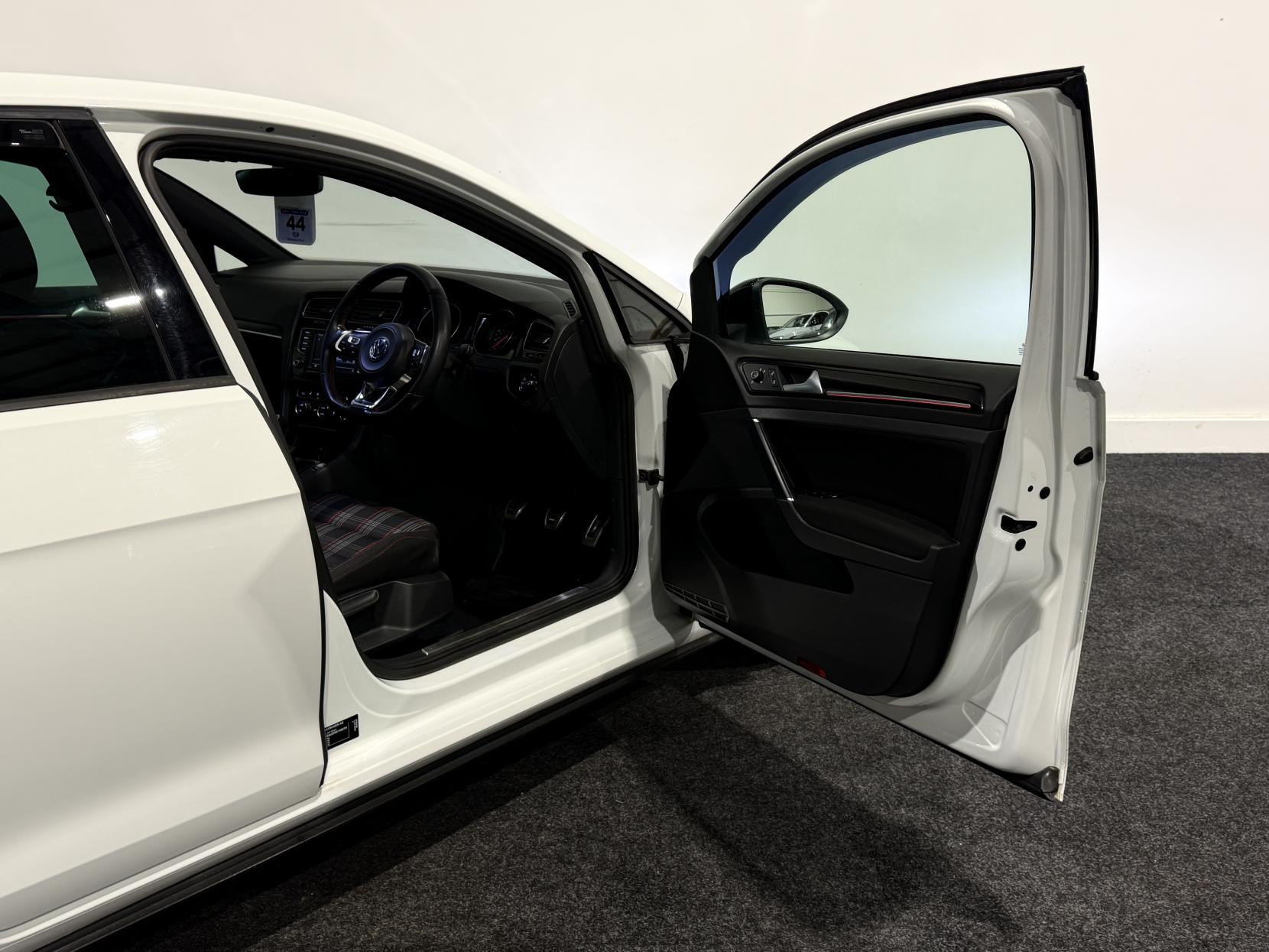 Volkswagen Golf 2.0 TSI BlueMotion Tech GTI Hatchback 5dr Petrol Manual Euro 6 (s/s) (220 ps)