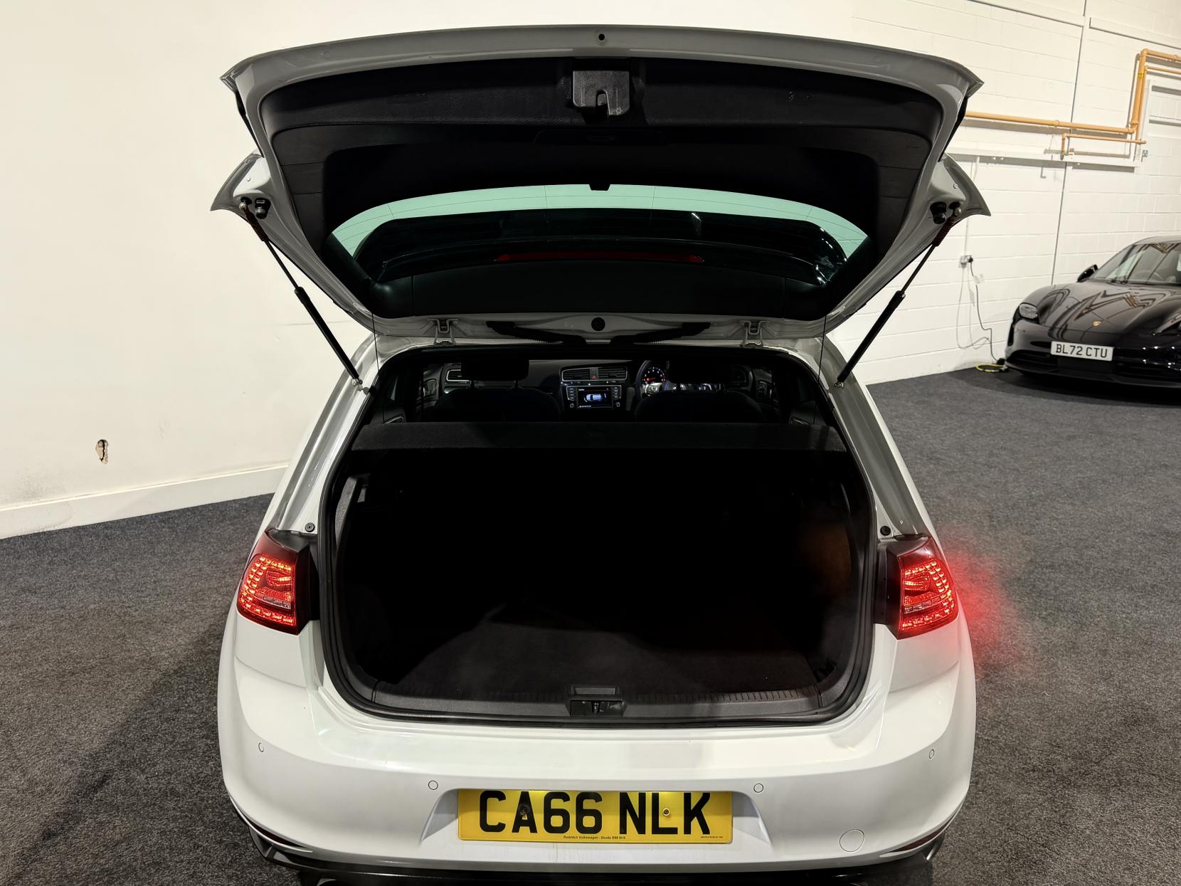 Volkswagen Golf 2.0 TSI BlueMotion Tech GTI Hatchback 5dr Petrol Manual Euro 6 (s/s) (220 ps)