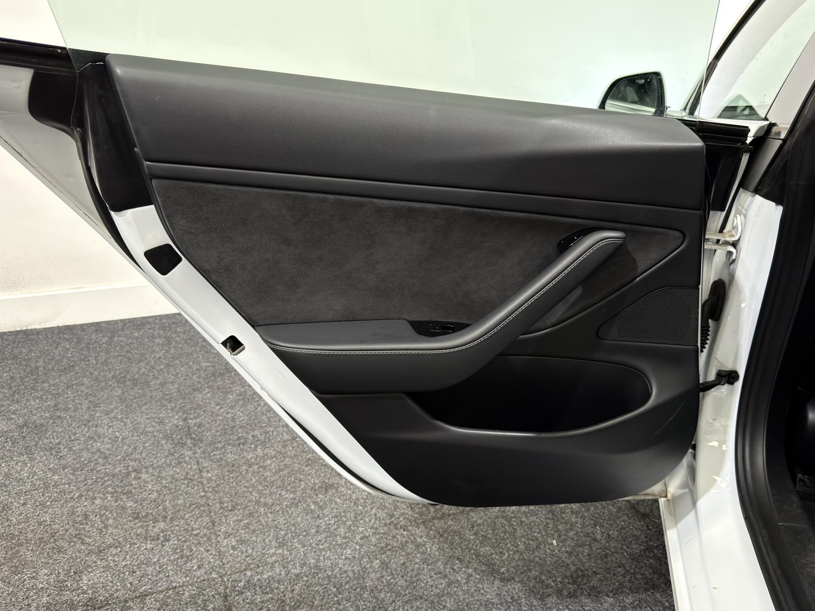 Tesla Model 3 (Dual Motor) Performance Saloon 4dr Electric Auto 4WDE (Performance Upgrade) (449 bhp)