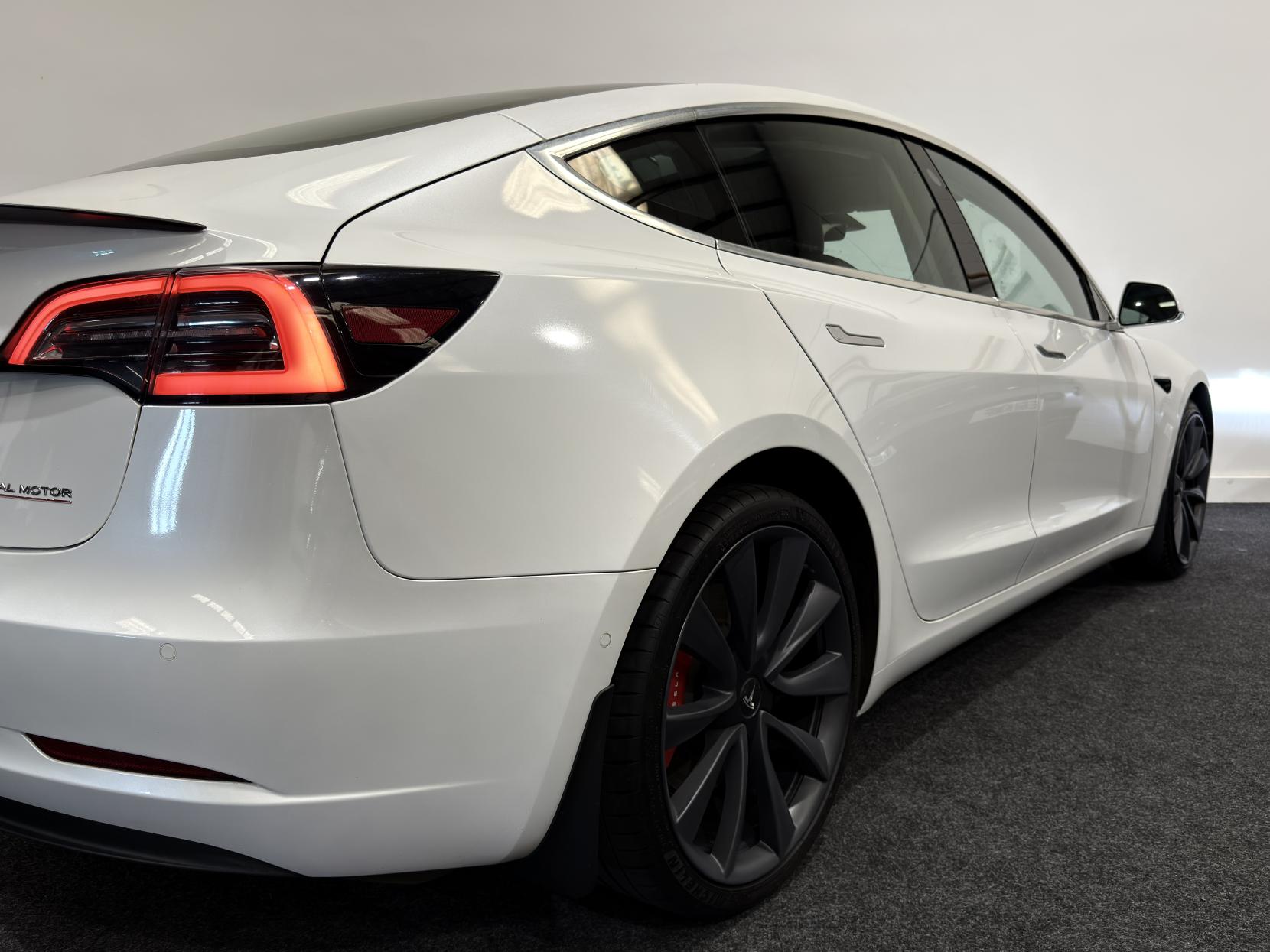 Tesla Model 3 (Dual Motor) Performance Saloon 4dr Electric Auto 4WDE (Performance Upgrade) (449 bhp)
