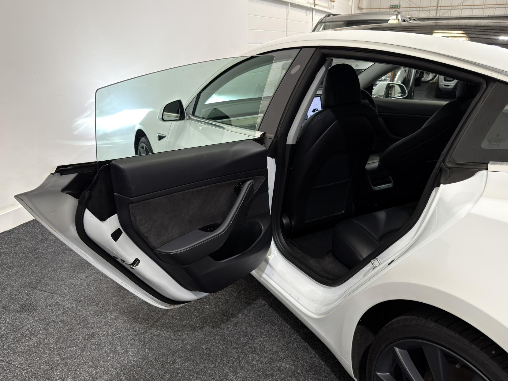 Tesla Model 3 (Dual Motor) Performance Saloon 4dr Electric Auto 4WDE (Performance Upgrade) (449 bhp)