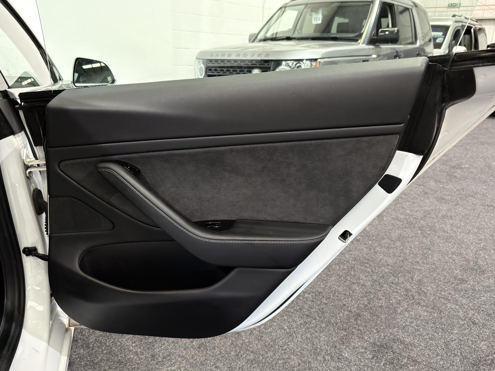 Tesla Model 3 (Dual Motor) Performance Saloon 4dr Electric Auto 4WDE (Performance Upgrade) (449 bhp)