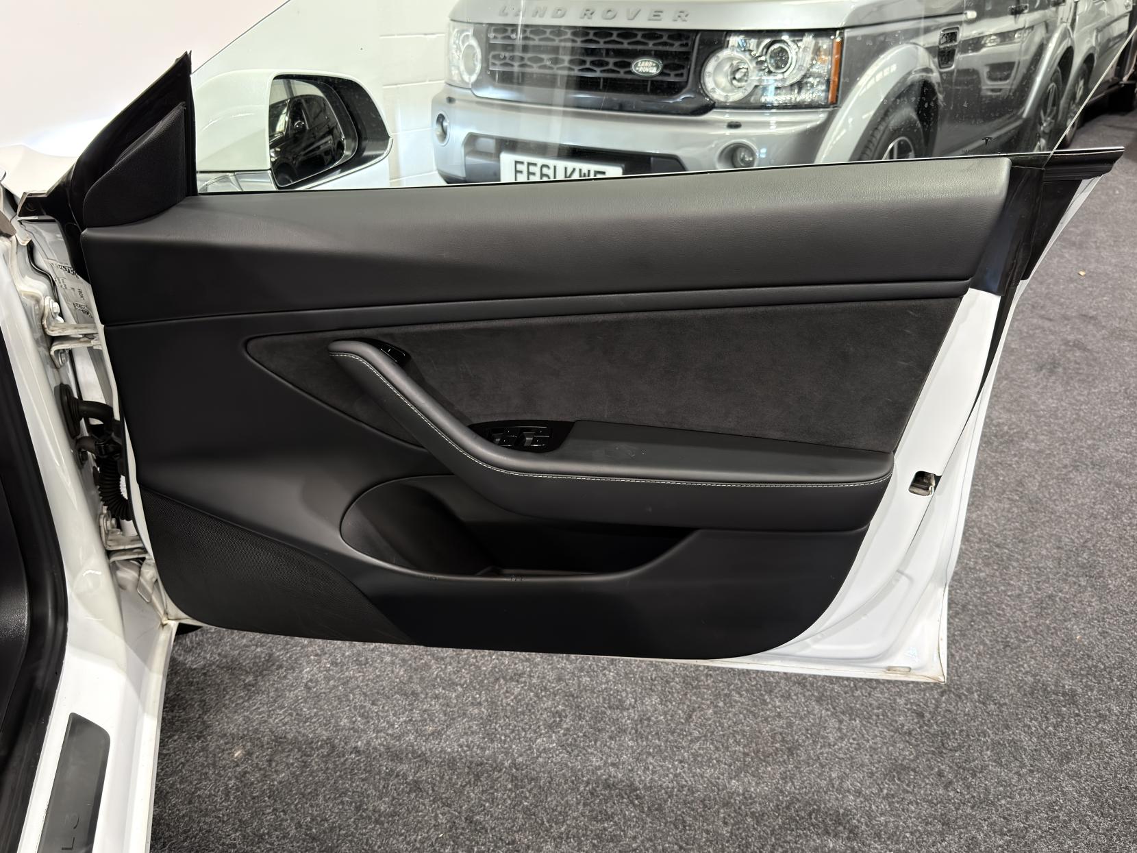 Tesla Model 3 (Dual Motor) Performance Saloon 4dr Electric Auto 4WDE (Performance Upgrade) (449 bhp)