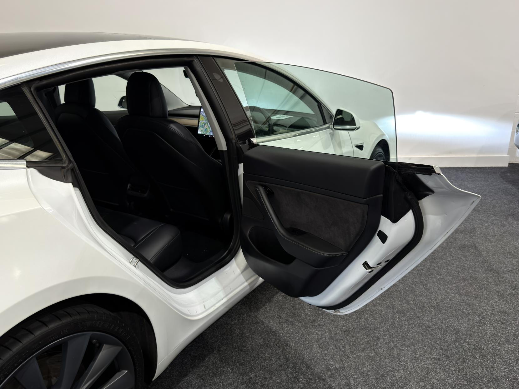 Tesla Model 3 (Dual Motor) Performance Saloon 4dr Electric Auto 4WDE (Performance Upgrade) (449 bhp)