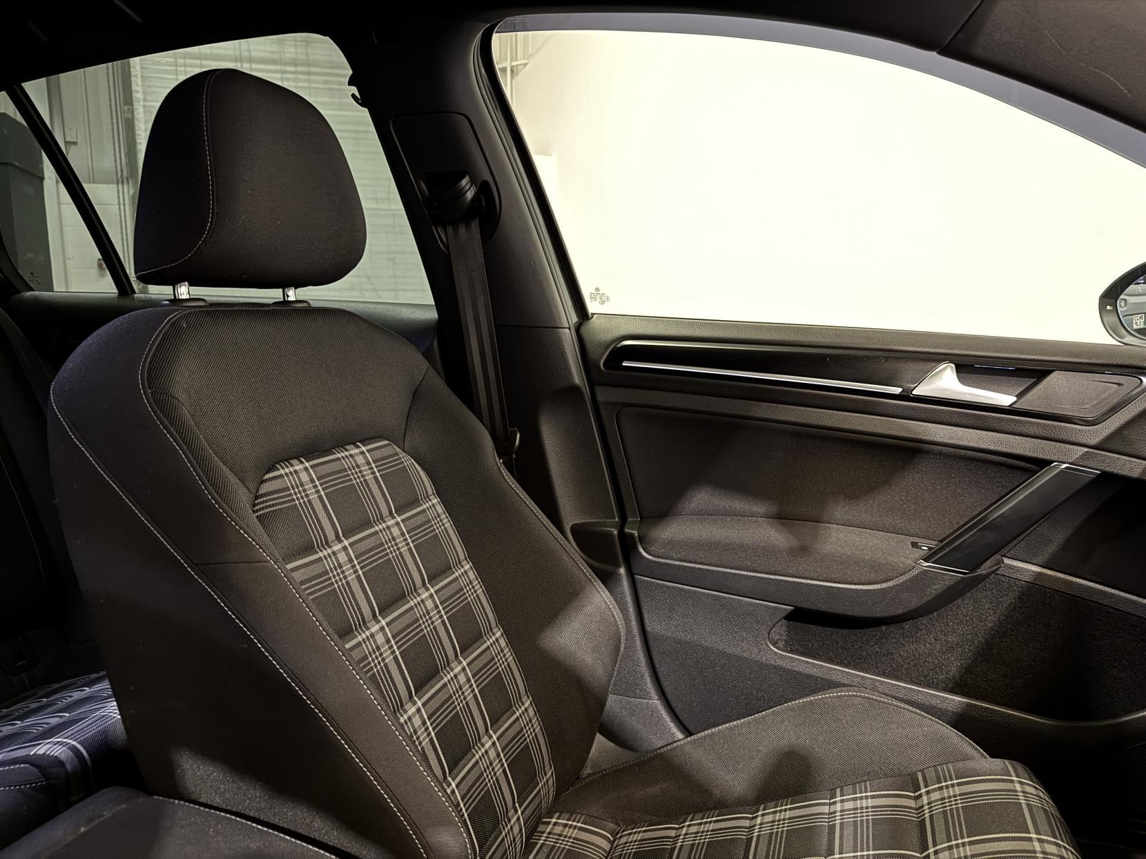 Volkswagen Golf 2.0 TDI BlueMotion Tech GTD Hatchback 5dr Diesel Manual Euro 6 (s/s) (184 ps)