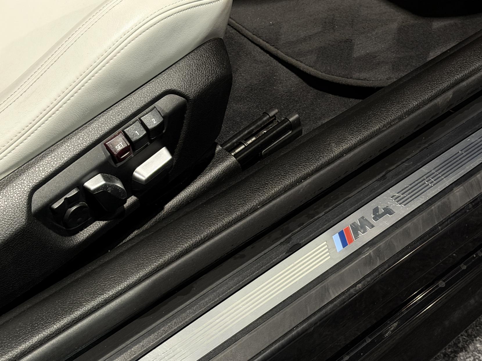 BMW M4 3.0 BiTurbo Coupe 2dr Petrol DCT Euro 6 (s/s) (431 ps)