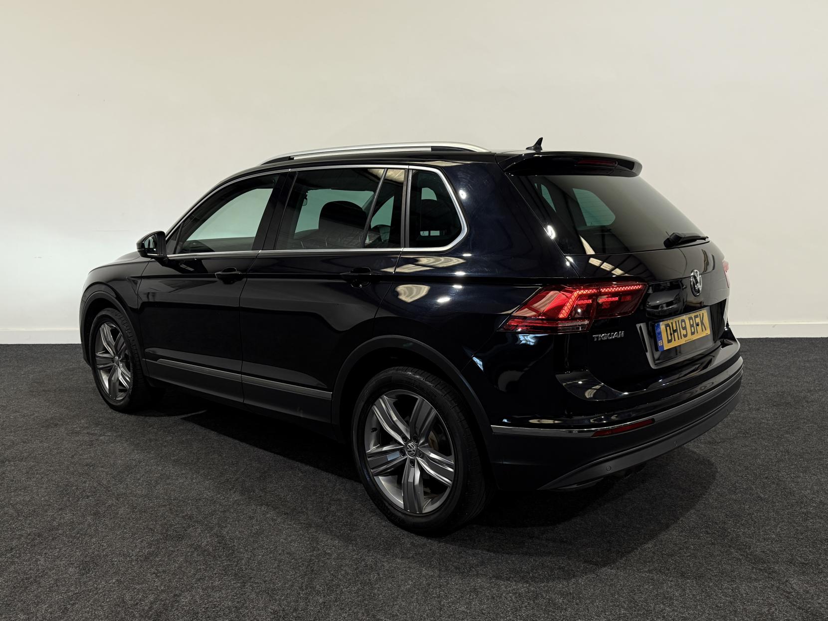 Volkswagen Tiguan 2.0 TDI SEL SUV 5dr Diesel Manual 4Motion Euro 6 (s/s) (150 ps)