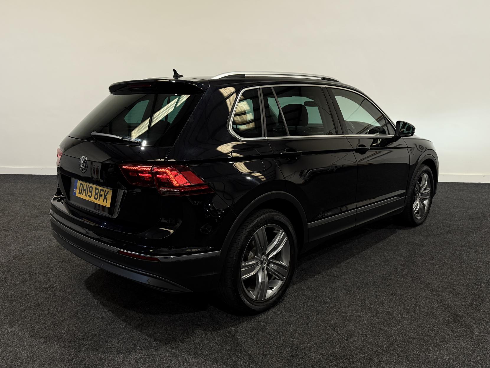 Volkswagen Tiguan 2.0 TDI SEL SUV 5dr Diesel Manual 4Motion Euro 6 (s/s) (150 ps)