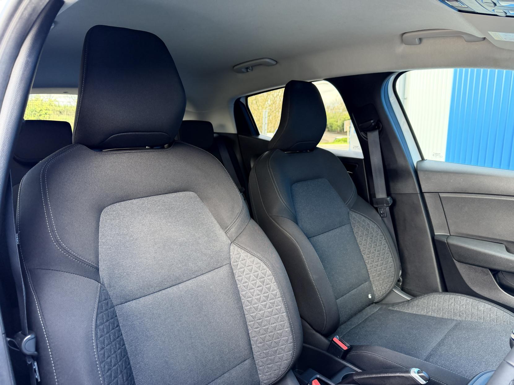 Renault Clio 1.0 TCe Iconic Hatchback 5dr Petrol Manual Euro 6 (s/s) (100 ps)