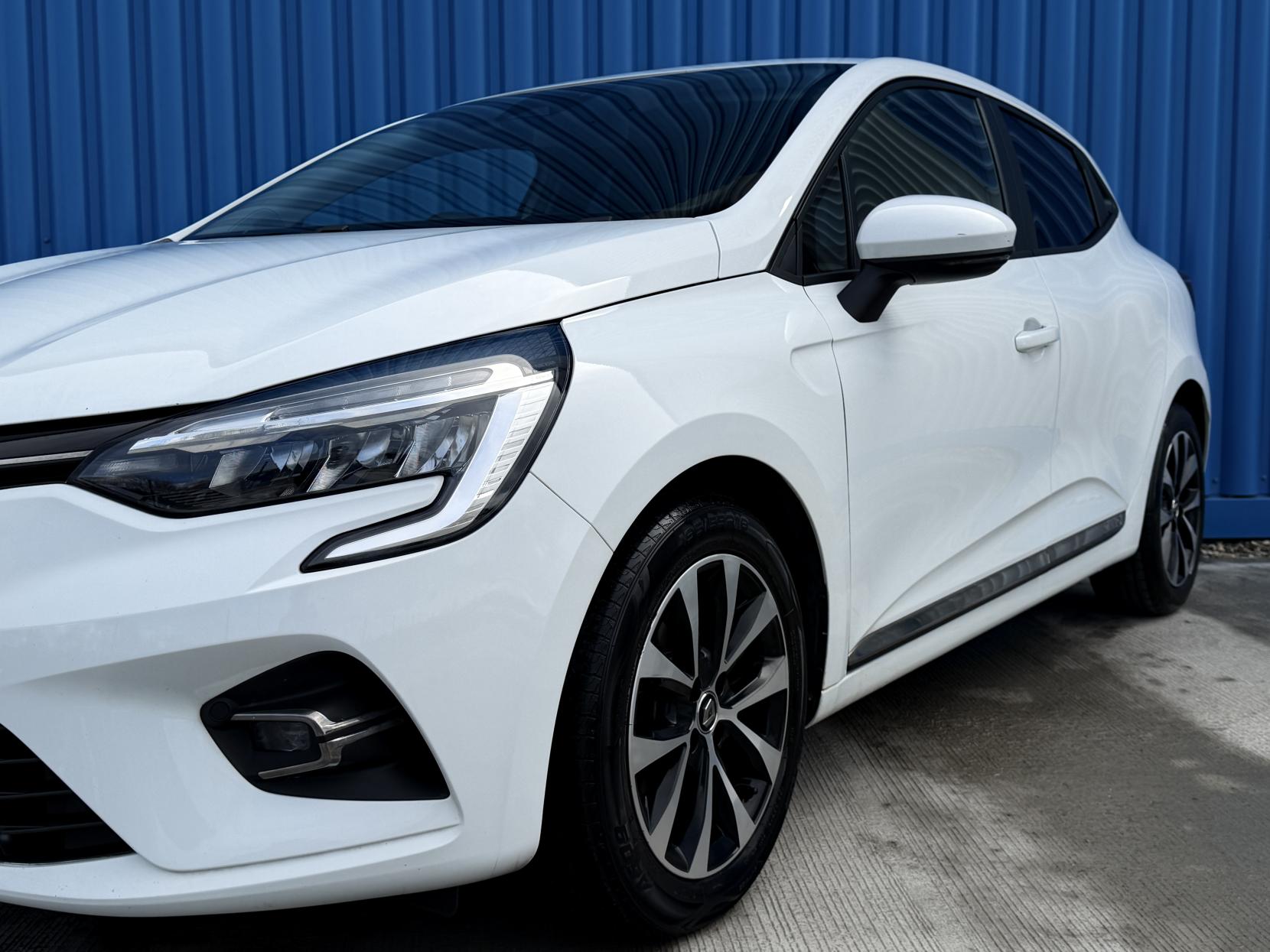 Renault Clio 1.0 TCe Iconic Hatchback 5dr Petrol Manual Euro 6 (s/s) (100 ps)